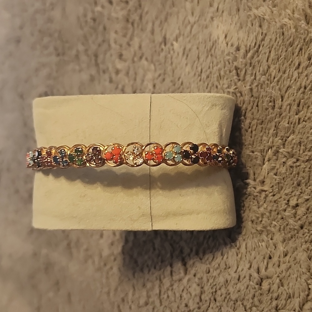 Vintage jewelry bangle